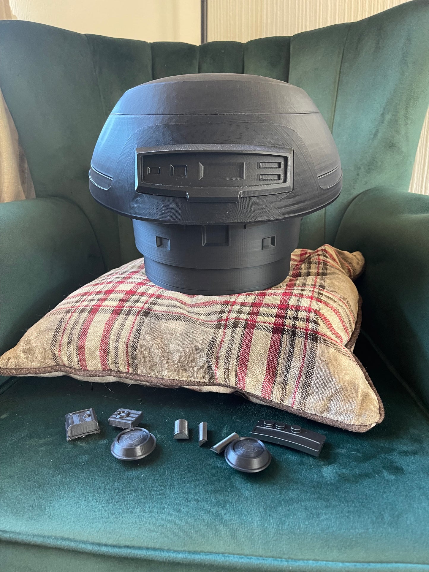 Captain Silvo Helmet - Skeleton Crew - Star Wars- 3D printed Wearable cosplay - DIY