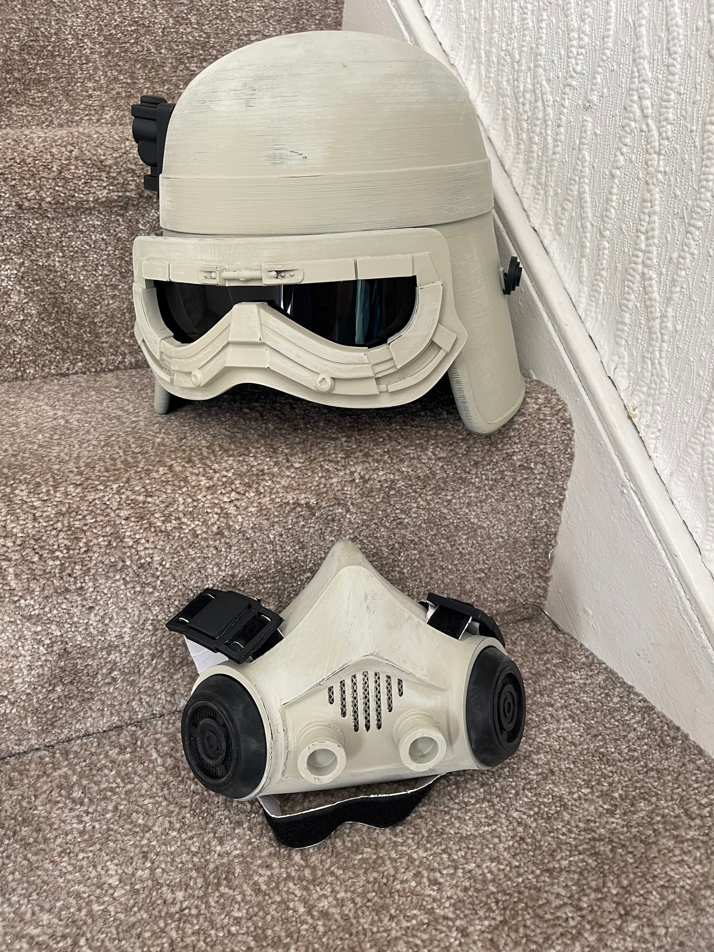 Star Wars mud Trooper Helmet - DIY - Based On The film Solo